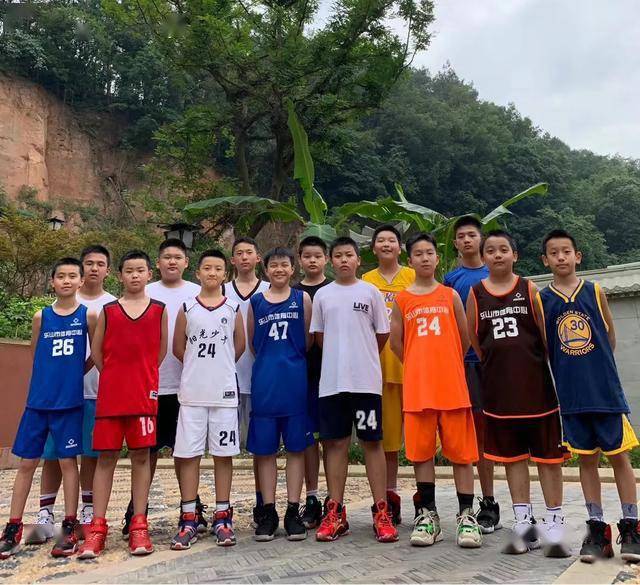 如何安排篮球主力的赛季前训练_0